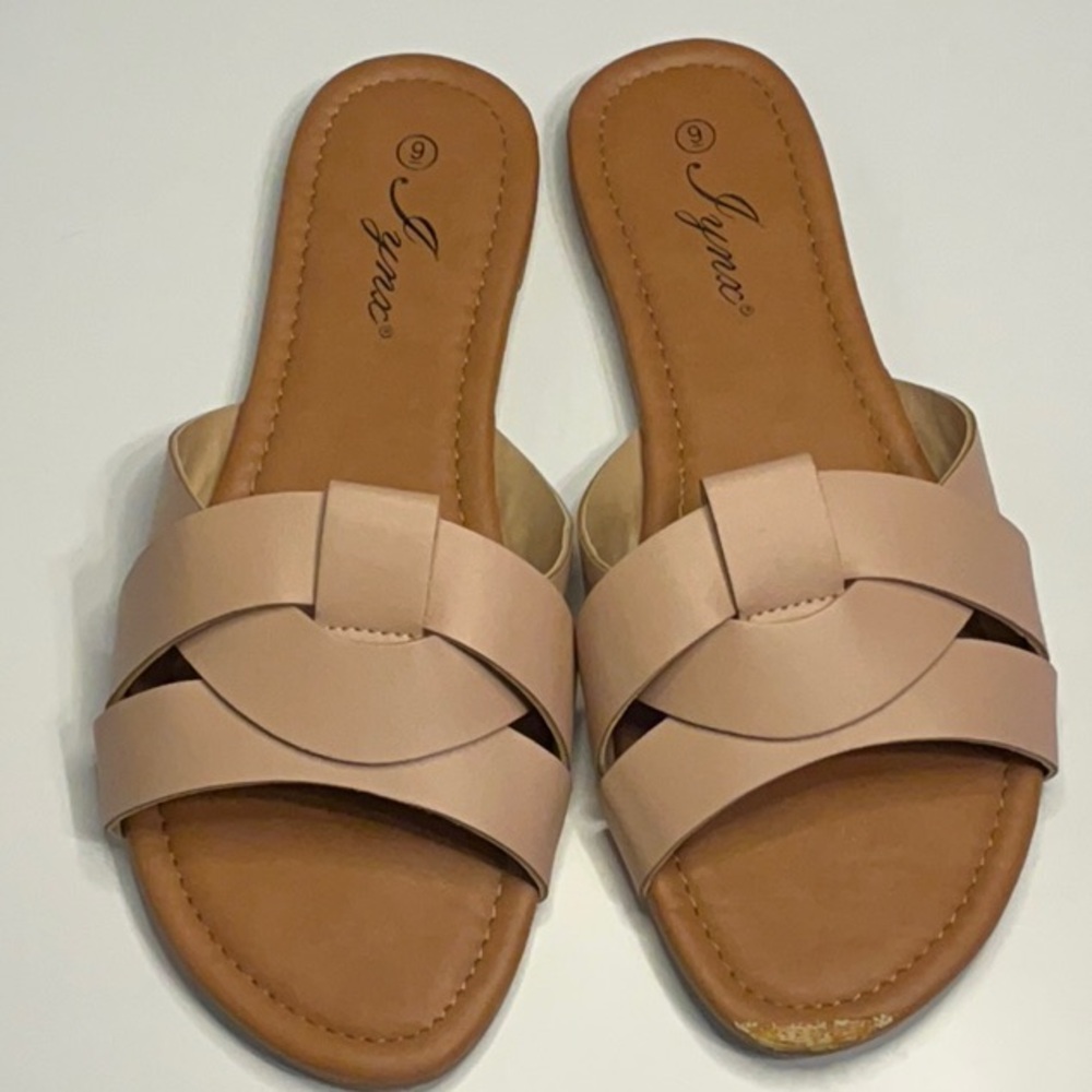 Jynx Women’s Tan Minimalist Slide Sandals ~ Size 9